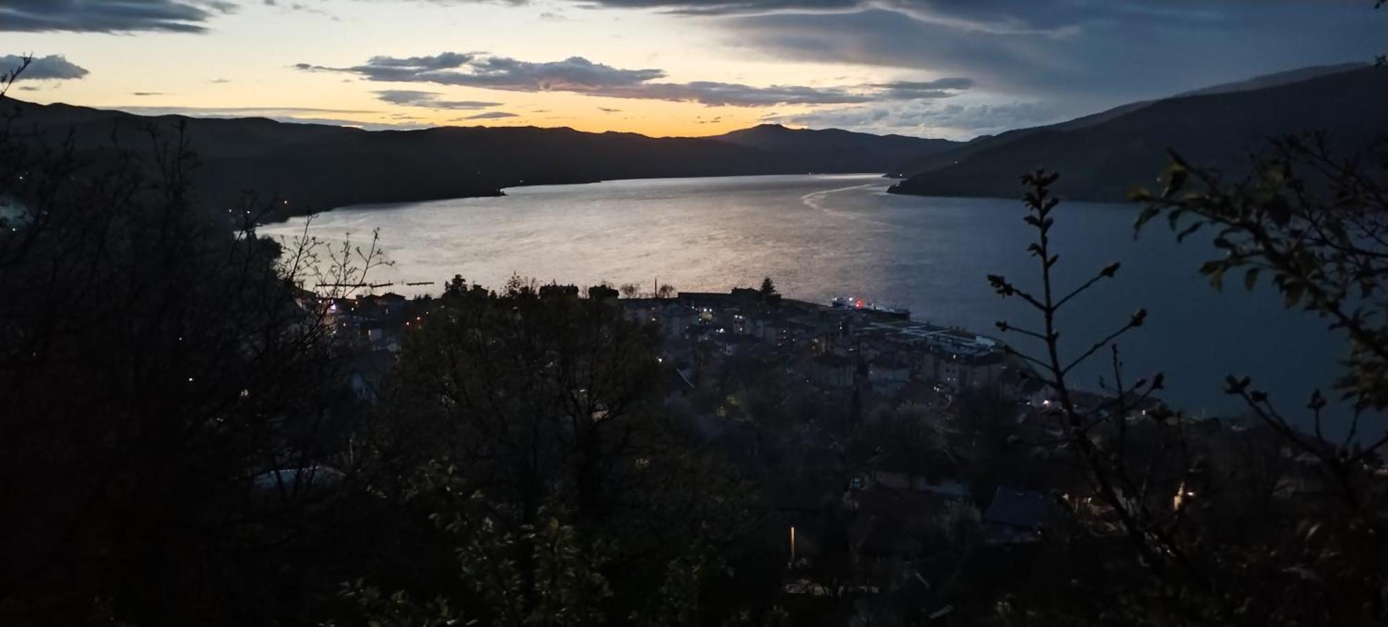 Sobe Lara Apartment Donji Milanovac Bagian luar foto