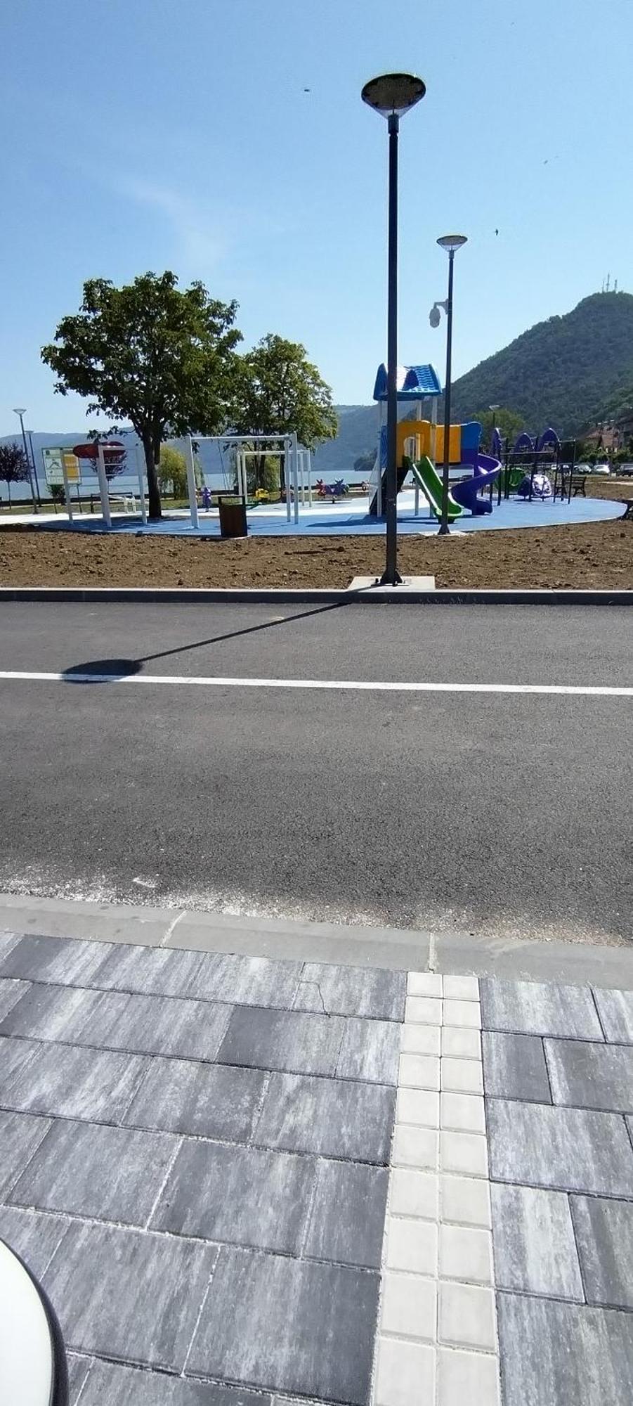 Sobe Lara Apartment Donji Milanovac Bagian luar foto