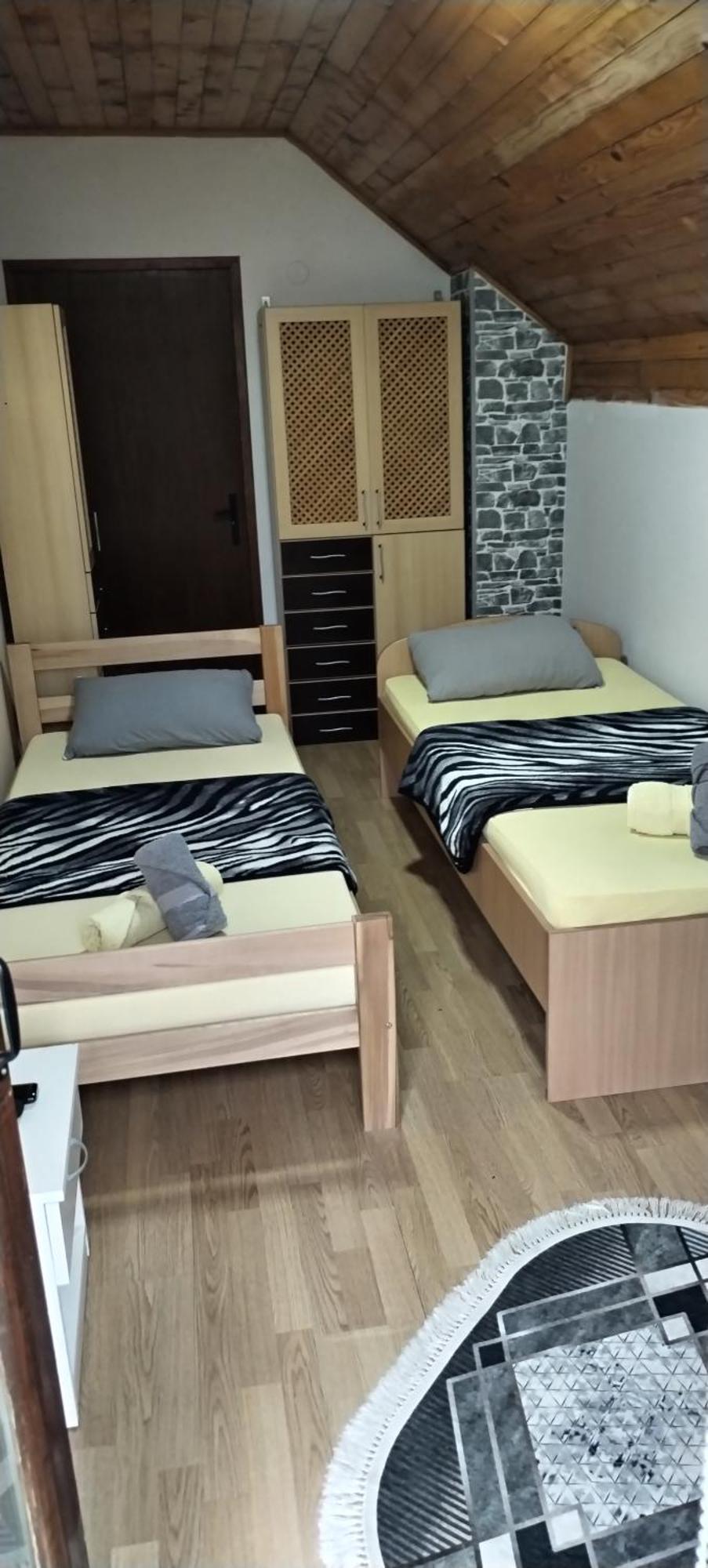 Sobe Lara Apartment Donji Milanovac Bagian luar foto